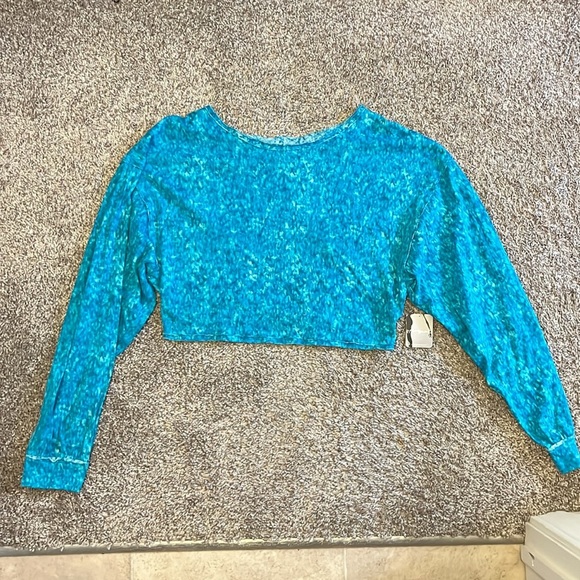Free People (FP) Movement blue cutout Back Cropped Long Sleeve Top size small - Picture 11 of 13